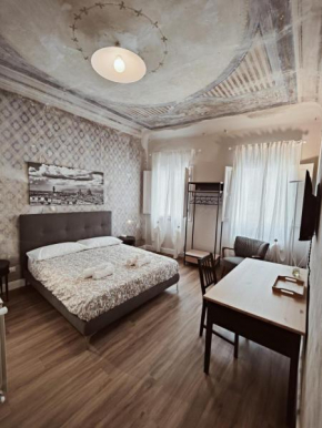 Amazing Florence Guest Room